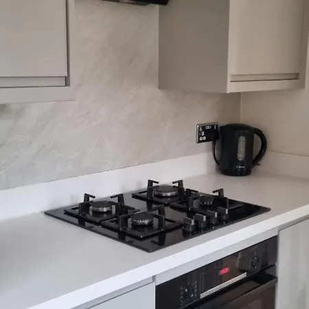 3 Bedroom Sleeps 6 Free Parking גלאזגו