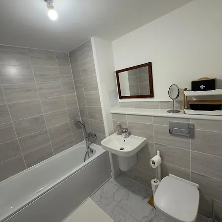 Modern Flat In Free Parking & Wifi * 格拉斯哥