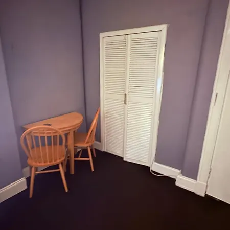 West End 2 Bed Apartment Glasgow