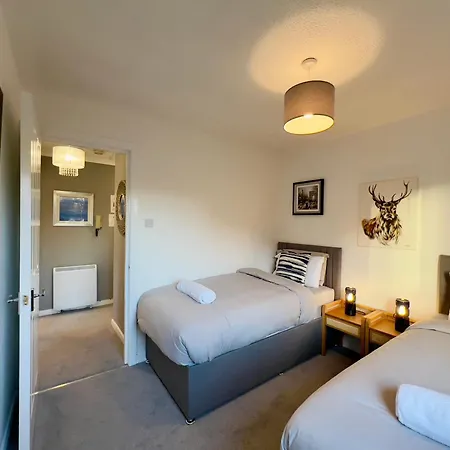 Chic & Cozy 2-bed Flat In - Free Parking * Glasgow
