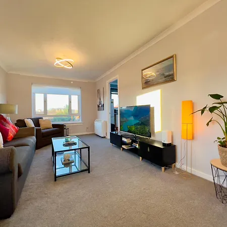 Chic & Cozy 2-bed Flat In - Free Parking Apartmán Glasgow