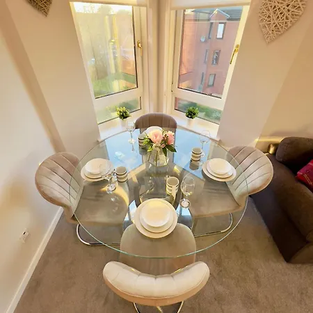 Apartment Chic & Cozy 2-bed Flat In - Free Parking Glasgow
