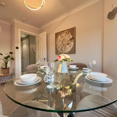 Chic & Cozy 2-bed Flat In - Free Parking Lejlighed *