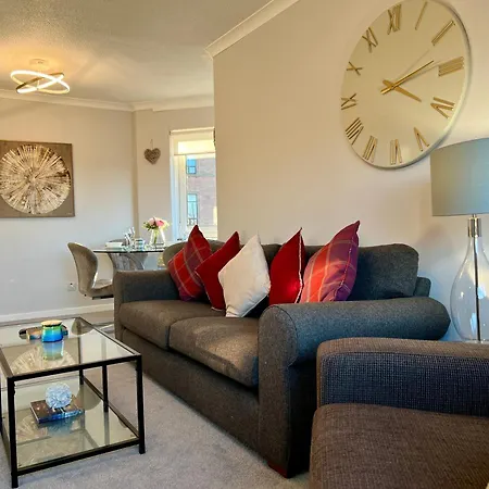 Apartment Chic & Cozy 2-bed Flat In - Free Parking Glasgow