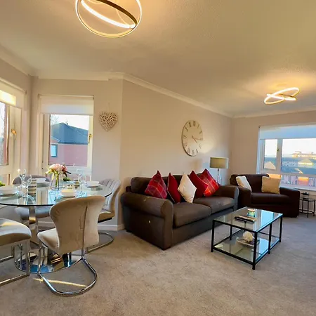 Apartment Chic & Cozy 2-bed Flat In - Free Parking *