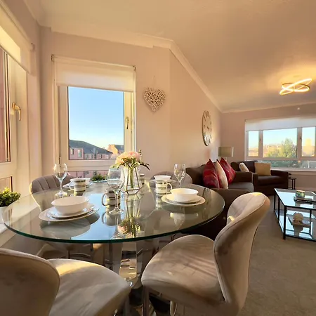 Apartment Chic & Cozy 2-bed Flat In - Free Parking Glasgow
