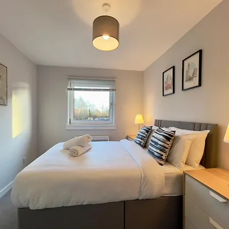 Apartment Chic & Cozy 2-bed Flat In - Free Parking