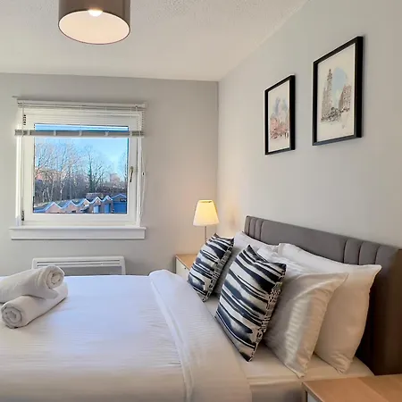 Apartment Chic & Cozy 2-bed Flat In - Free Parking Glasgow