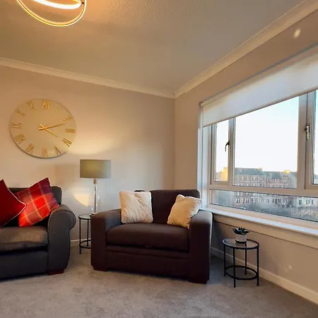Chic & Cozy 2-bed Flat In - Free Parking Lejlighed
