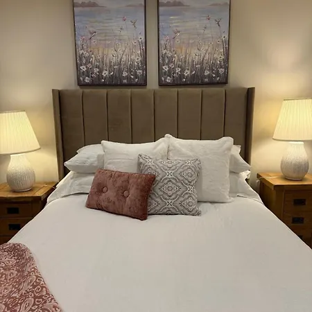 Away From In - Free Street Parking Apartment Glasgow