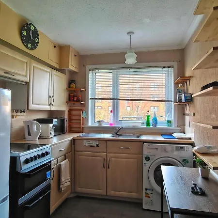 Free Parking 2-bedroom House In * Glasgow