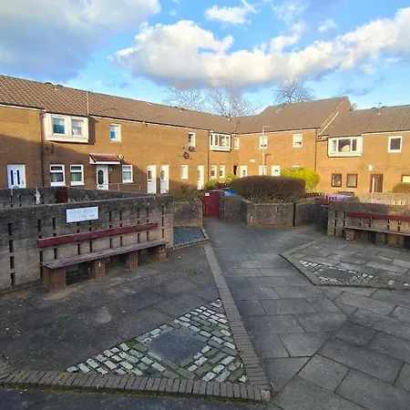 Apartment Free Parking 2-bedroom House In Glasgow