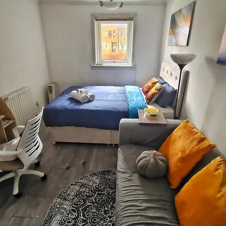 Free Parking 2-bedroom House In Apartment *