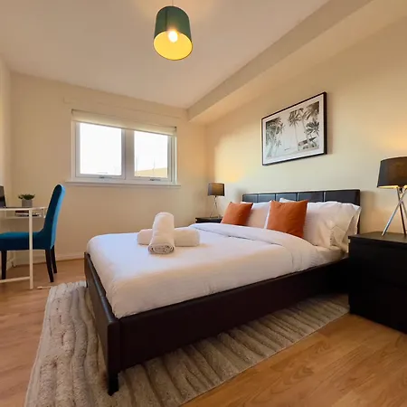 Sleek & Modern 2br - Easy Access To Centre