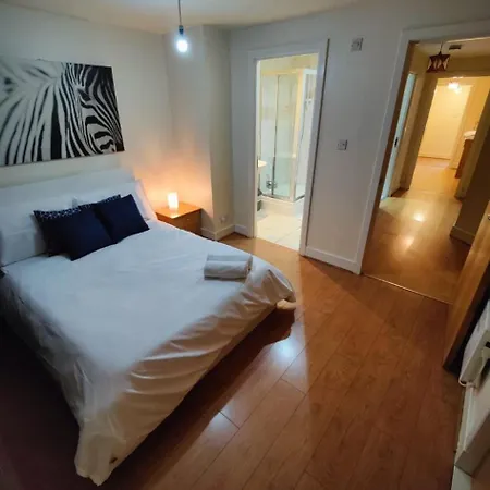 2 Bedroom 2 Bathroom By Citi Living Scotland *
