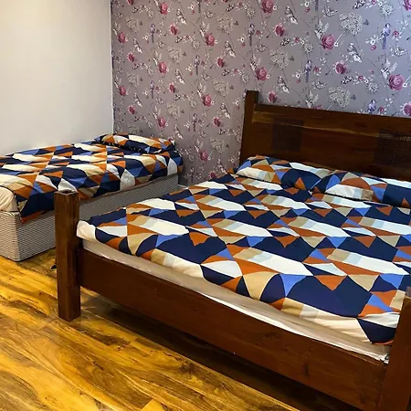 Daire Perfect Near Town Glasgow