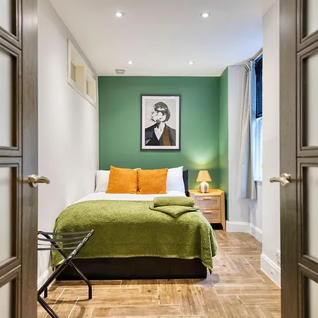 Spacious 4 Bedroom Near West End * グラスゴー