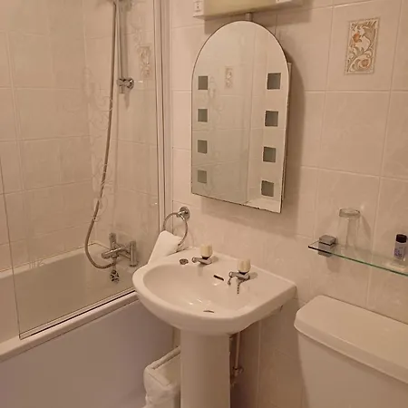 Kings Park Hotel