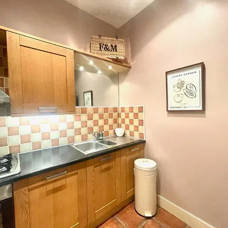 Apartment - Stylish 2 Bed In Unique Ibrox Location Nearby Subway And Free Parking Glasgow