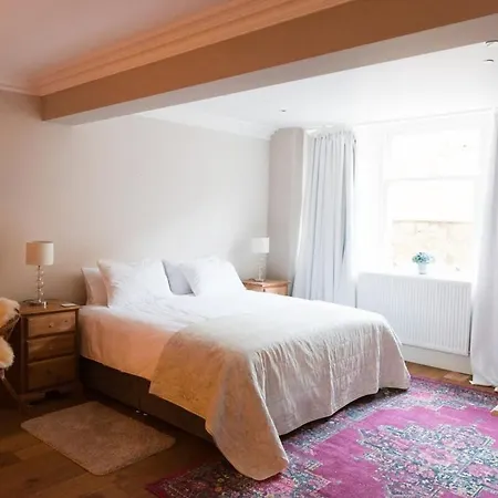 アパート Elegant West End Flat In グラスゴー