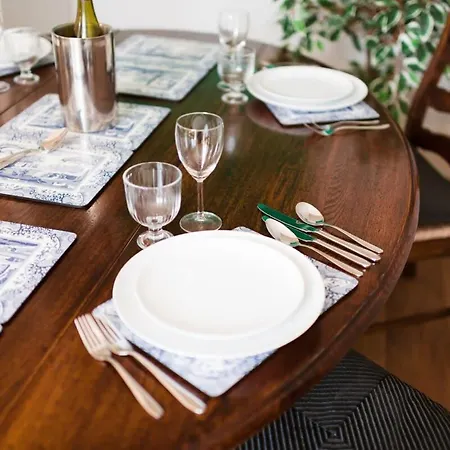 アパート Elegant West End Flat In グラスゴー