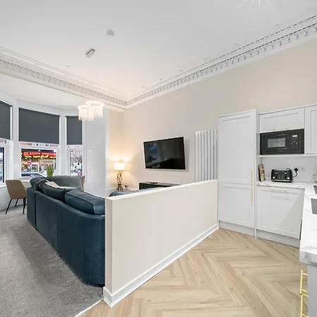 Apartman Large 4 Bed - Sleeps 8 - Perfect For Long - 30 Sec Walk To Subway - 5 Min Drive To Centre