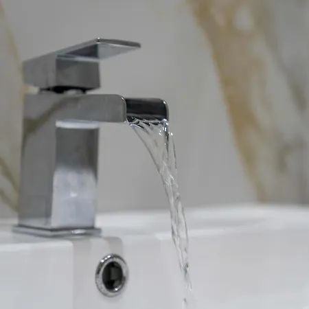 Paisley Road Courtyard * Glasgow