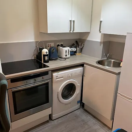 Cozy, Modern Flat In Govan