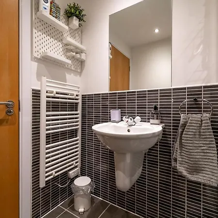 Stylish Finnieston Centre Free Parking 글라스고