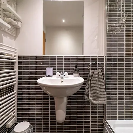 Stylish Finnieston Centre Free Parking