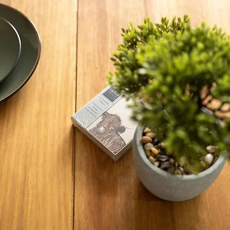 Spacious 3 Bed In With Free Parking * Глазго