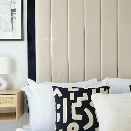 Modern, Cosy In Holiday home *