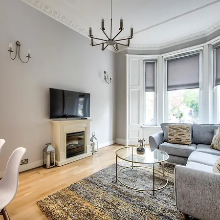 Two Bed Stylish In Heart Of West End Lägenhet