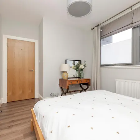 Apartment Joivy Chic Flat With Balcony In Merchant
