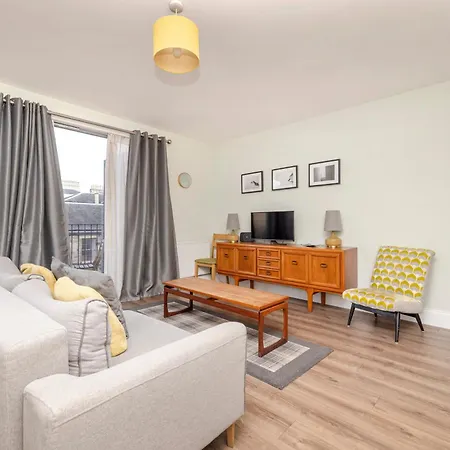 Joivy Chic Flat With Balcony In Merchant * Glasgow