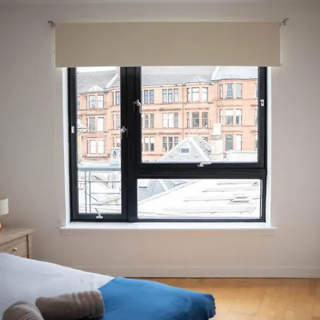 Perfect Location In Heart Of West End - Pass The Keys Apartment *