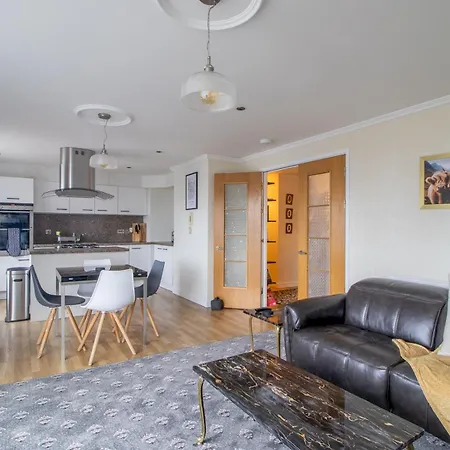 Metropolitan St Andrews Cathedral View - Pass The Keys Apartment Glasgow