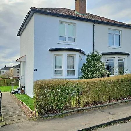 - Beautiful Two Bedroom House In & Free Parking Casa de Férias Glasgow