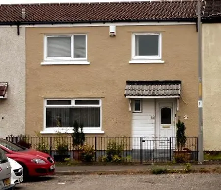 Spacious 3 Bed House Near Sec * Glasgow