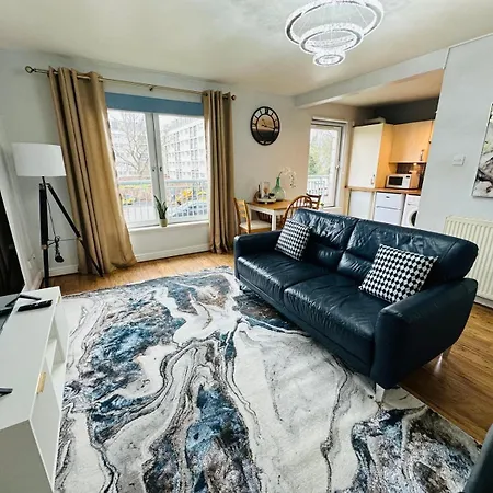 Apartman Modern Economy Glasgow Apartment With King Bed Glasgow