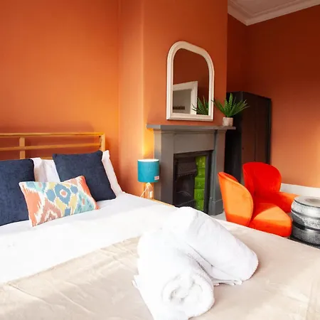 Newly Renovated Flat In Trendy Finnieston 글라스고