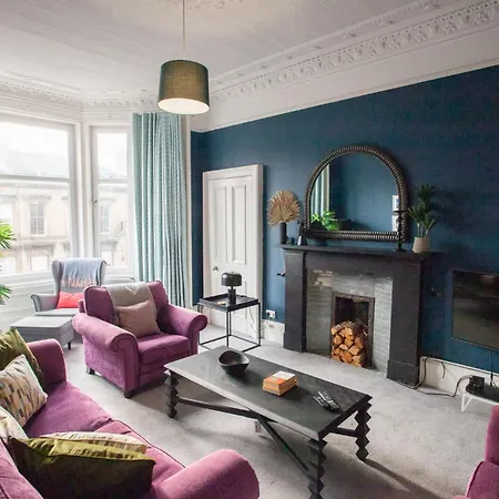 Newly Renovated Flat In Trendy Finnieston 글라스고