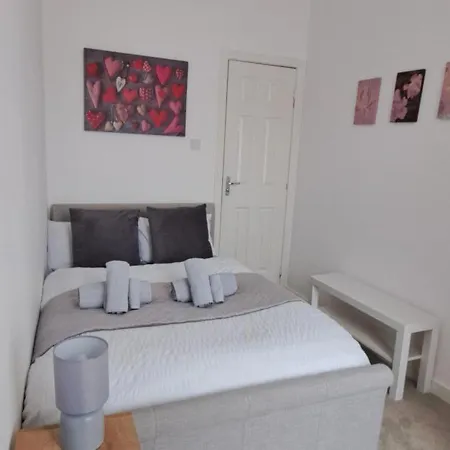Apartment Cozy, Modern Flat In Govan Glasgow