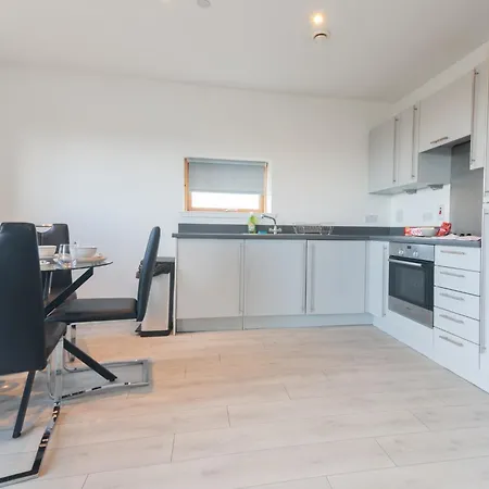 2 Bdr Flat By Caledonia Luxe Short Lets & Serviced * グラスゴー