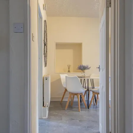 Apartment Large 3 Bed, Great For Contractors, With Private Parking Glasgow
