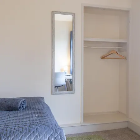 Large 3 Bed, Great For Contractors, With Private Parking