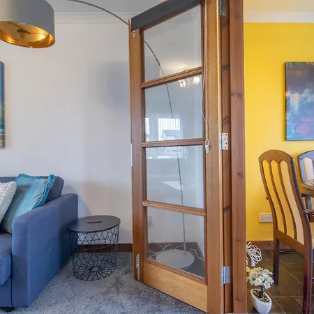 בית נופש Ideal Contractor 2-bed Near גלאזגו