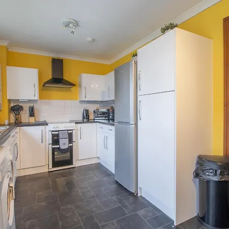 Ideal Contractor Stay 2-Bed Near Glasgow Fort *