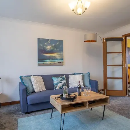 Glasgow, Spacious, 2 Bed With Parking Glasgow
