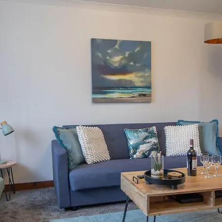 Glasgow, Spacious, 2 Bed With Parking